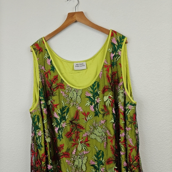 Michael Faircloth Satin Bright Green Floral Embroidered Sleeveless Blouse SZ 1X - Picture 3 of 9